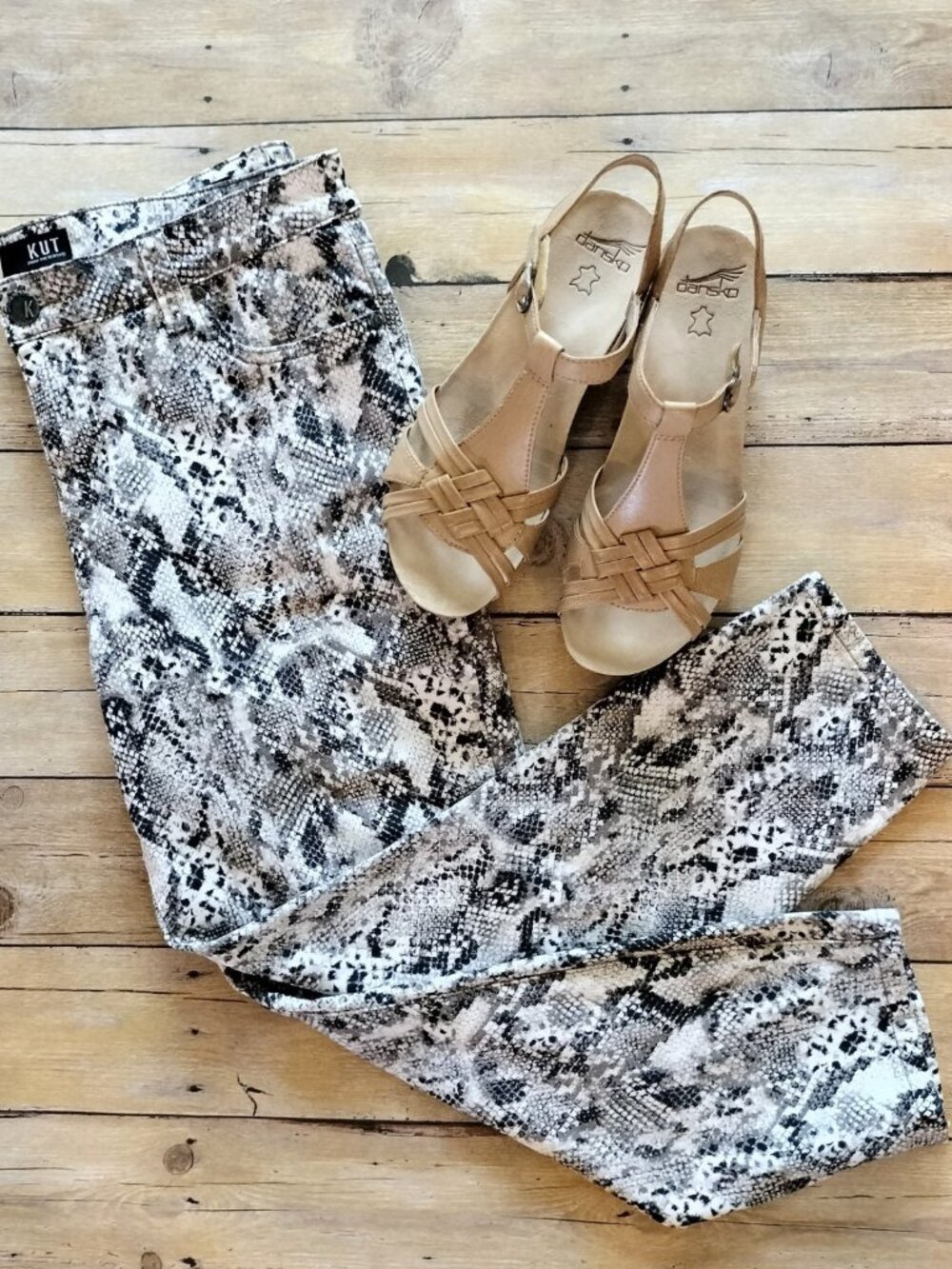 Kut from the Kloth Connie Skinny Crop Jeans 12 Python Print Neutral Colors